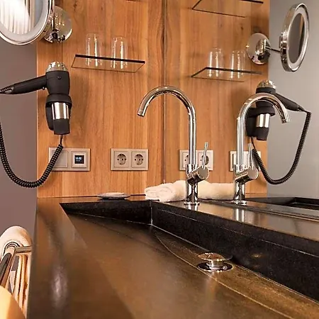 Hirschen 3*