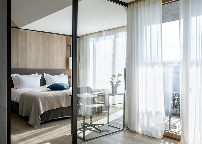 Hirschen Horn Szálloda 3*