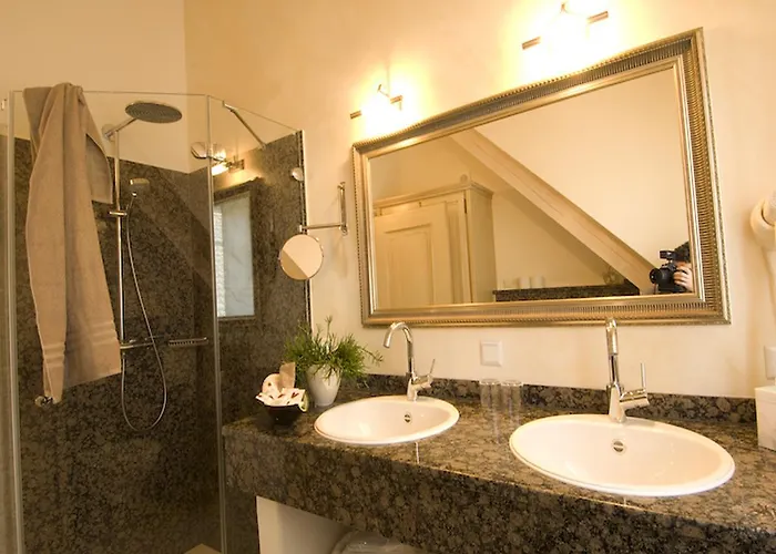 Hirschen Horn Szálloda 3*